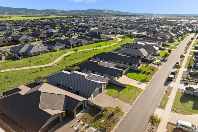 Photo of property in 44 Te Kio Crescent, Papamoa Beach, Papamoa, 3118