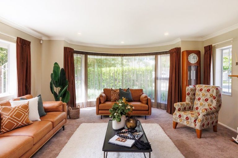 Photo of property in 10 Pastoral Lane, Hokowhitu, Palmerston North, 4410