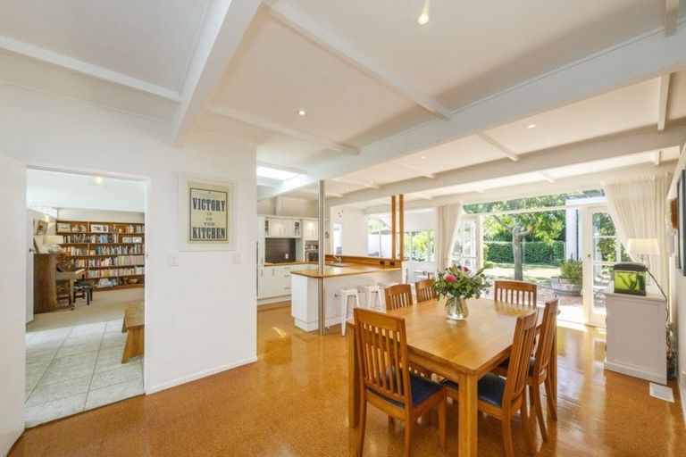 Photo of property in 23 Surrey Crescent, Hokowhitu, Palmerston North, 4410