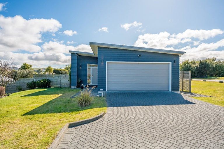 Photo of property in 76 Kenrigg Road, Kinloch, Taupo, 3377