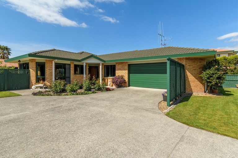 Photo of property in 10 James Henry Avenue, Papamoa Beach, Papamoa, 3118