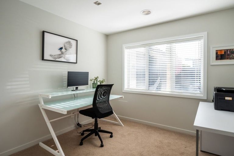 Photo of property in 8 Petrel Close, Paraparaumu Beach, Paraparaumu, 5032