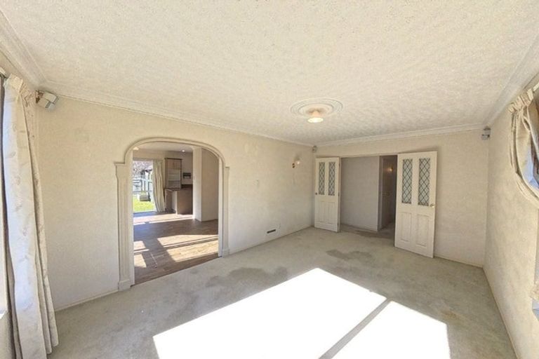 Photo of property in 1 Dresdan Court, Hokowhitu, Palmerston North, 4410