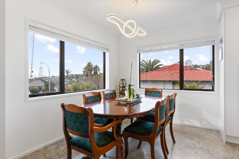 Photo of property in 32 Amante Crescent, Mairangi Bay, Auckland, 0630