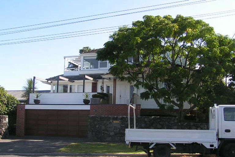 Photo of property in 31 Seaview Avenue, Northcote, Auckland, 0627