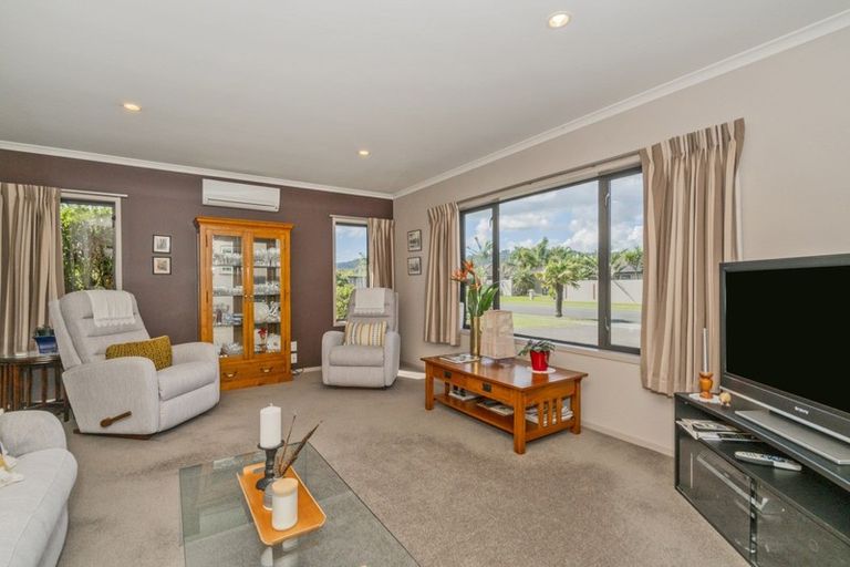 Photo of property in 71 Cholmondeley Crescent, Whitianga, 3510