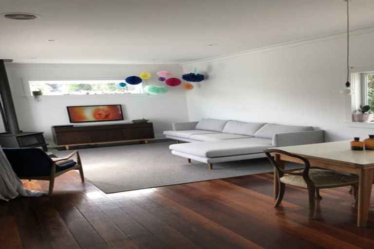 Photo of property in 28 Nikau Street, New Lynn, Auckland, 0600