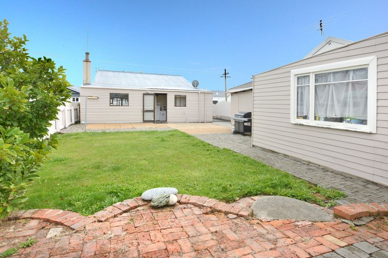 Photo of property in 39 Young Street, Saint Kilda, Dunedin, 9012