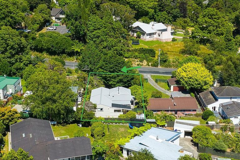 Photo of property in 73 Blue Mountains Road, Pinehaven, Upper Hutt, 5019