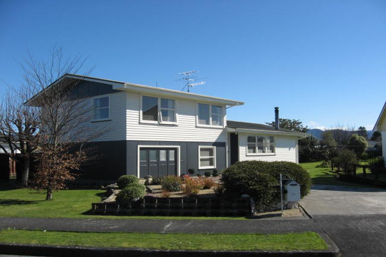 Photo of property in 10 Fairbrother Street, Carterton, 5713