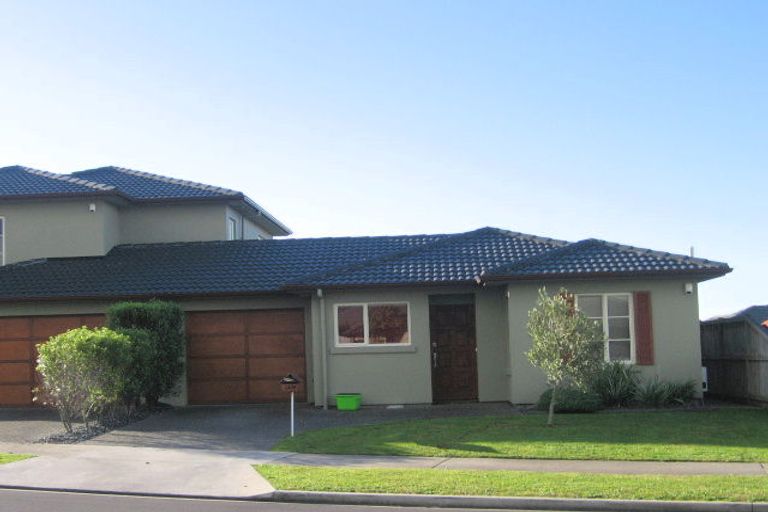 Photo of property in 22 Craigavon Drive, East Tamaki, Auckland, 2013