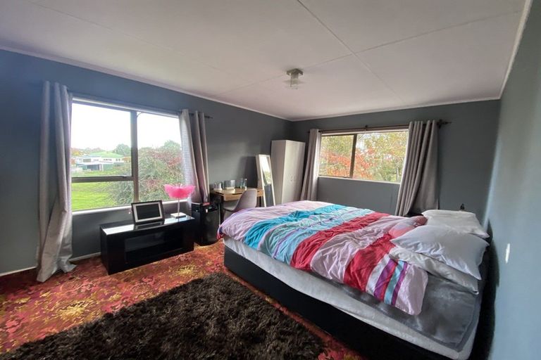 Photo of property in 28 Castle Street, Eltham, 4322