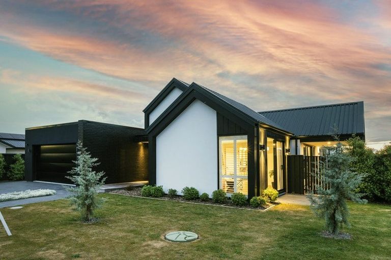 Photo of property in 215 Cavendish Road, Casebrook, Christchurch, 8051