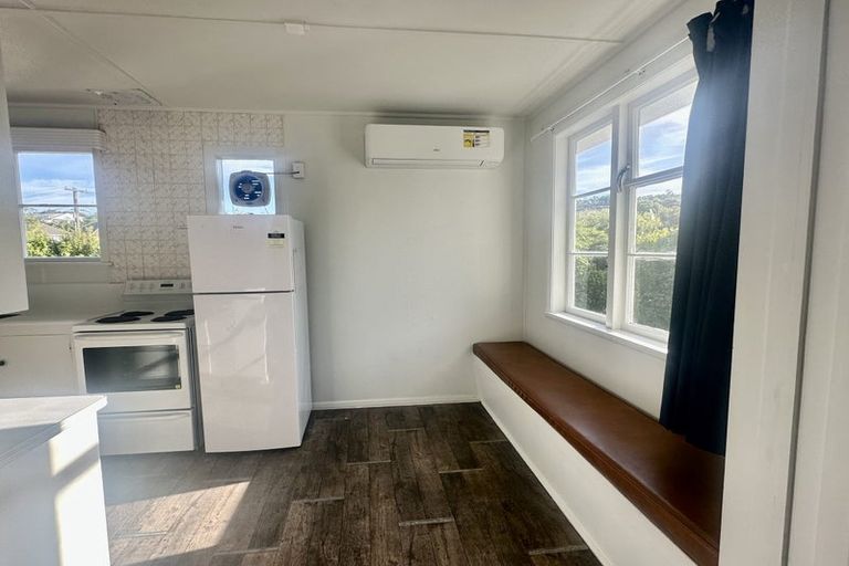 Photo of property in 8 Stephen Street, Johnsonville, Wellington, 6037