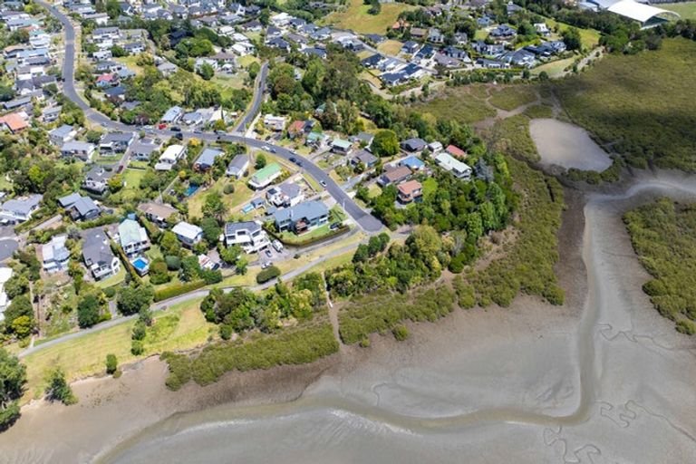 Photo of property in 36 Moffat Road, Red Beach, 0932