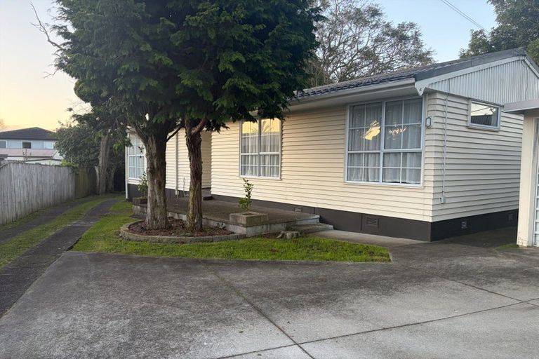 Photo of property in 36 Waipani Road, Te Atatu Peninsula, Auckland, 0610