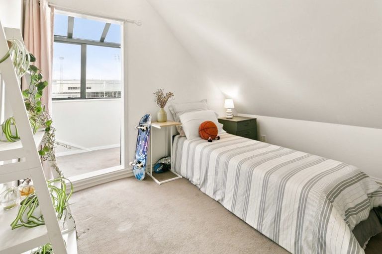 Photo of property in 16j Hobson Street, Thorndon, Wellington, 6011