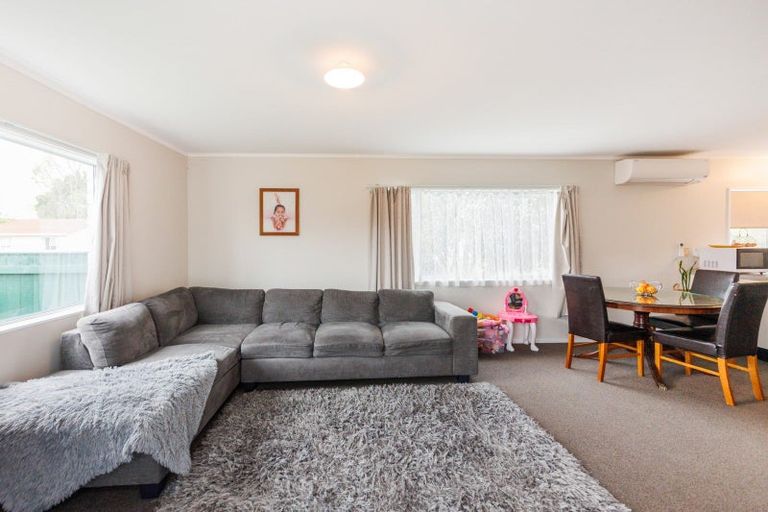 Photo of property in 28a Chatsworth Place, Highbury, Palmerston North, 4412