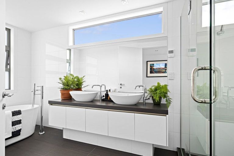 Photo of property in 61 Kewai Street, Omaha, 0986