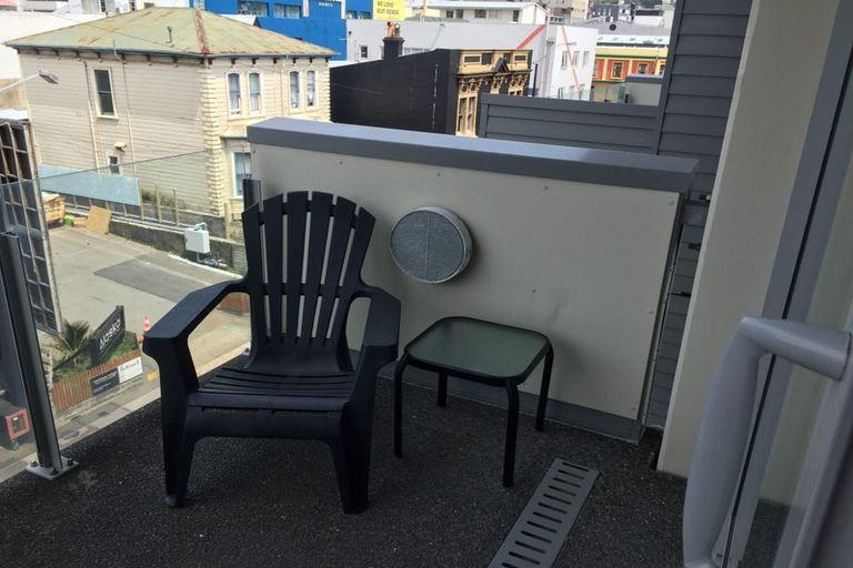 Photo of property in Trinity Apartments, 407/19 College Street, Te Aro, Wellington, 6011