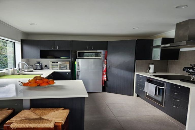 Photo of property in 17 Jasmine Grove, Maungaraki, Lower Hutt, 5010