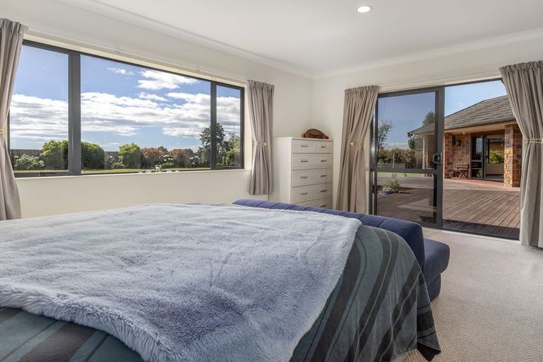 Photo of property in 38 Pohutukawa Drive, Levin, 5571