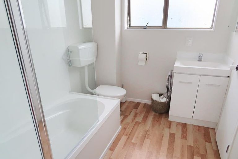 Photo of property in 5/103 Rongotai Road, Kilbirnie, Wellington, 6022