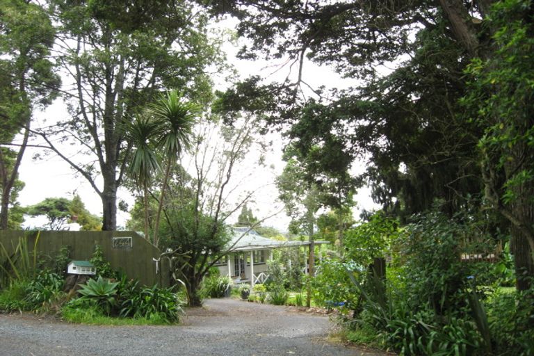 Photo of property in 244 School Road, Waimauku, 0881