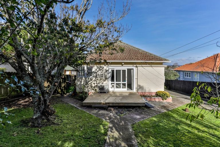 Photo of property in 17 Tyburnia Avenue, Mount Albert, Auckland, 1025