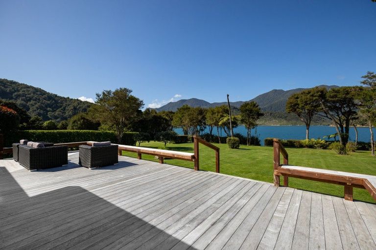 Photo of property in 25 Kamahi Road, Tennyson Inlet, Rai Valley, 7195