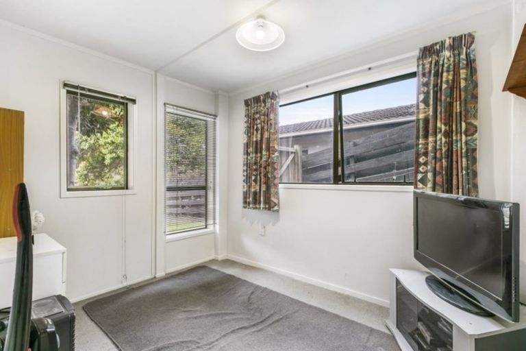 Photo of property in 20 Sandiacre Way, Browns Bay, Auckland, 0630