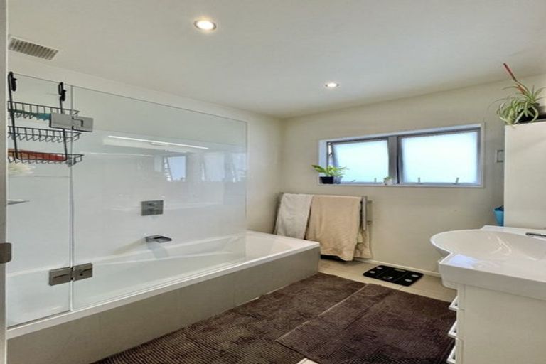 Photo of property in 250a Fergusson Drive, Heretaunga, Upper Hutt, 5018