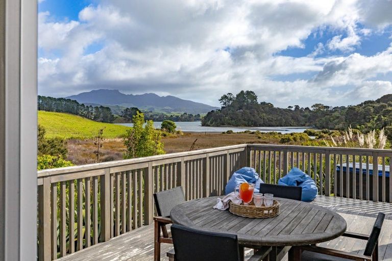 Photo of property in 25 Robertson Street, Raglan, 3225