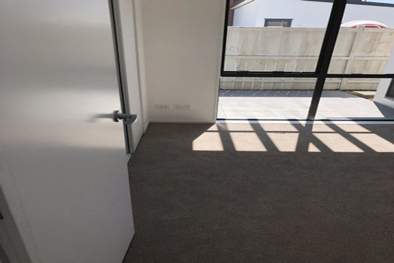 Photo of property in 33 Pepene Avenue, Takanini, 2112