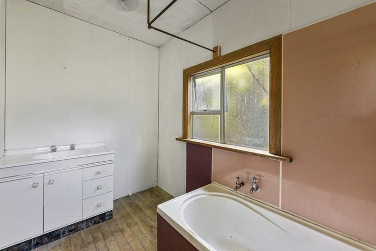 Photo of property in 19 Holm Avenue, Broad Bay, Dunedin, 9014