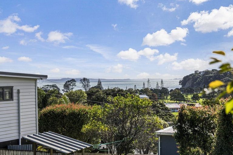 Photo of property in 13 Rimu Road, Stanmore Bay, Whangaparaoa, 0932
