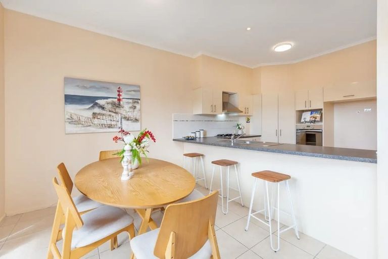 Photo of property in 102 Nautilus Drive, Gulf Harbour, Whangaparaoa, 0930