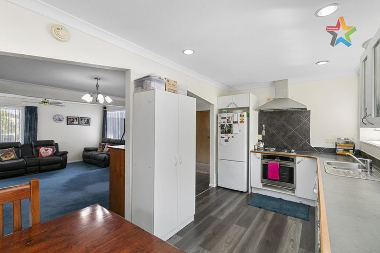 Photo of property in 4 Mossburn Grove, Kelson, Lower Hutt, 5010