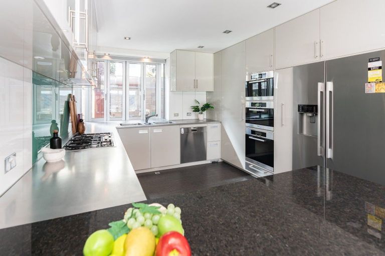 Photo of property in 26 The Crescent, Roseneath, Wellington, 6011