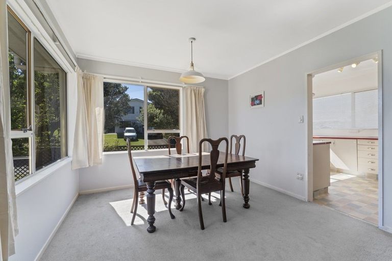 Photo of property in 136 Kahu Road, Paremata, Porirua, 5024