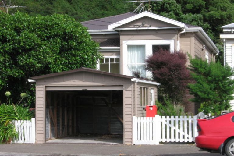 Photo of property in 36 Derwent Street, Island Bay, Wellington, 6023