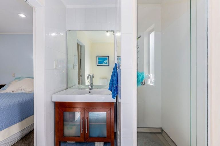 Photo of property in 15 Cassley Crescent, Papakowhai, Porirua, 5024