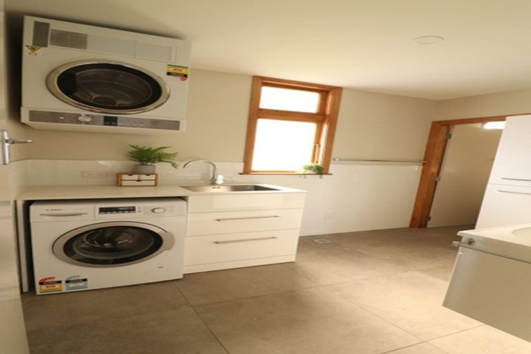 Photo of property in 17 East Street, Terrace End, Palmerston North, 4410