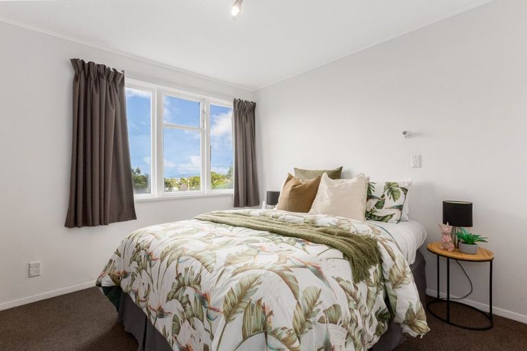 Photo of property in 2 Mapplebeck Street, Titahi Bay, Porirua, 5022
