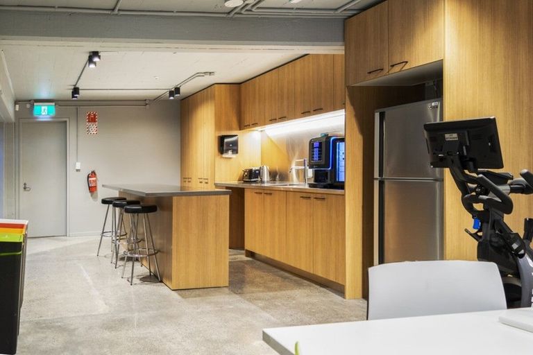 Photo of property in 33 Sale Street, Cockle Bay, Auckland, 2014