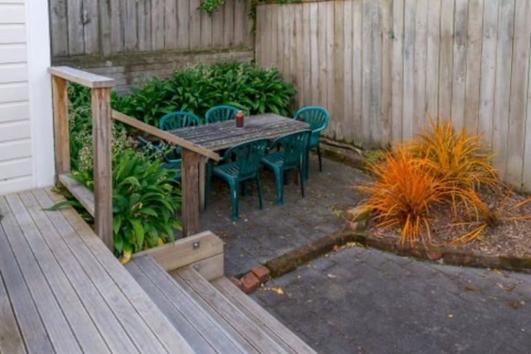 Photo of property in 3 Aorangi Terrace, Thorndon, Wellington, 6011