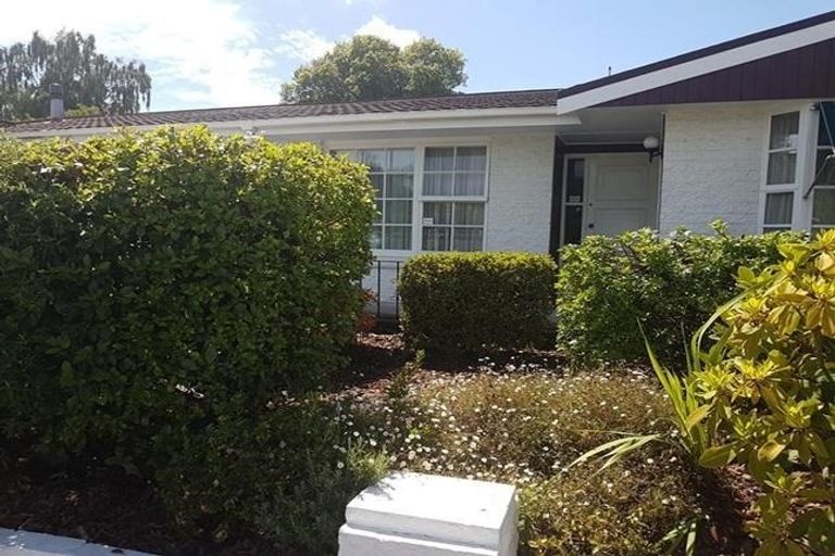 Photo of property in 152 Straven Road, Fendalton, Christchurch, 8014