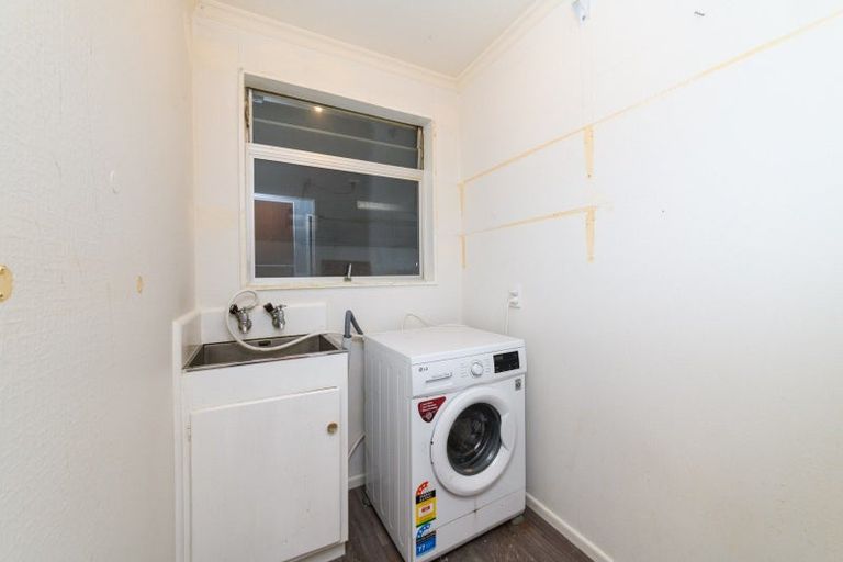 Photo of property in 89 Wikiriwhi Crescent, Awapuni, Palmerston North, 4412