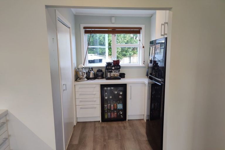 Photo of property in 1/10 Gladfield Lane, Te Atatu Peninsula, Auckland, 0610