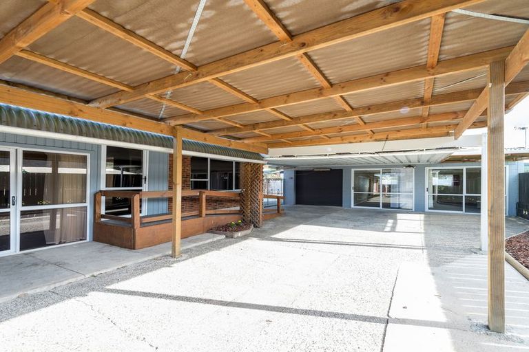 Photo of property in 14 Kamahi Place, Pukehangi, Rotorua, 3015